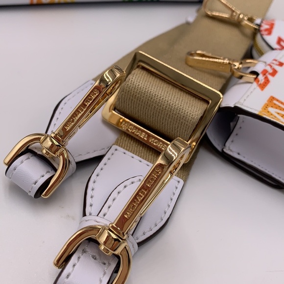 MICHAEL KORS
Jet Set Logo Crossbody Bag with Case for Apple AirPods Pro - Picture 4 of 16